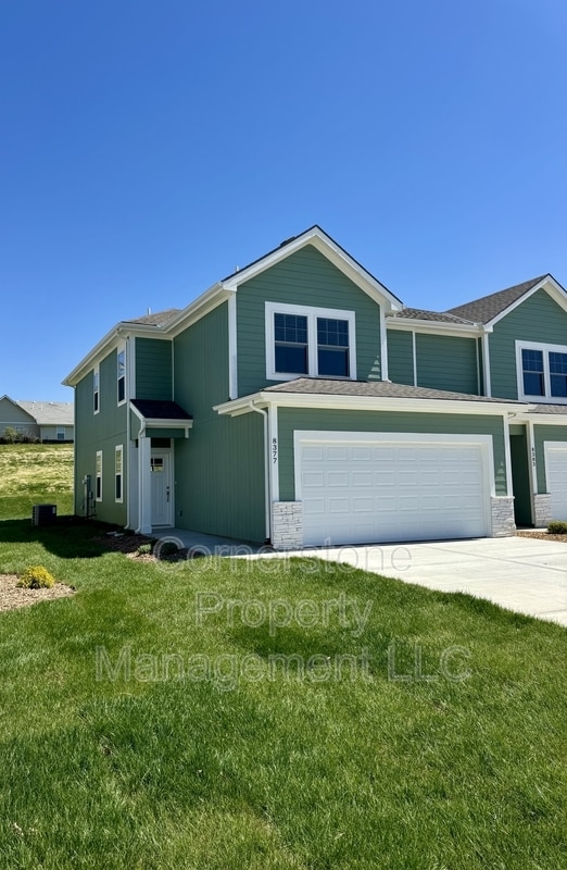 Building Photo - 8377 Valley Spring Dr