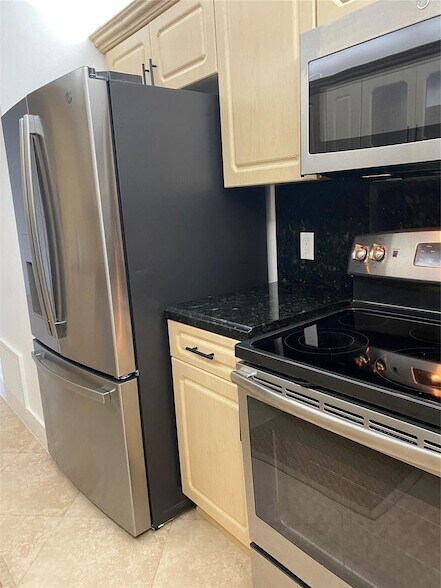 Foto del edificio - 1200 Hibiscus Ave