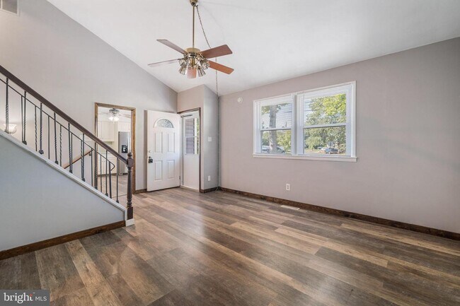 Foto del edificio - 438 Spruce Ave