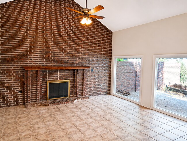 Foto del edificio - 2723 Canyon Oaks Ct
