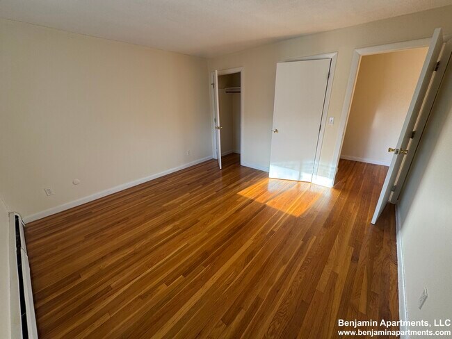 Foto del edificio - 99 Dustin St