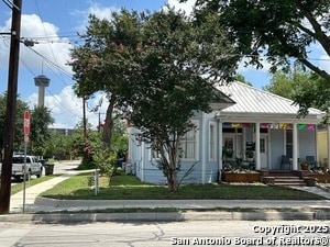 Building Photo - 203 Devine St