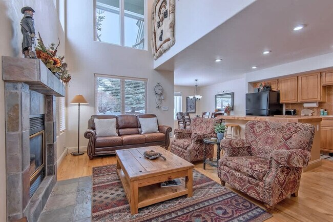 Foto del edificio - 532 Shadow Brook Ln