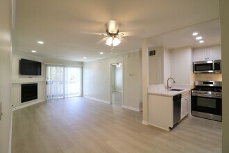 Building Photo - 5545 Canoga Ave