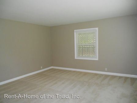 Building Photo - 2039 Deep River Rd