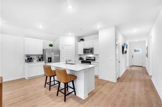 Building Photo - 521 Colorado St