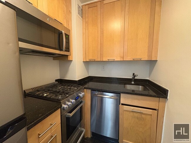 Building Photo - EAST 36 STREET