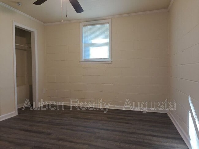 Building Photo - 4432 Wrightsboro Rd