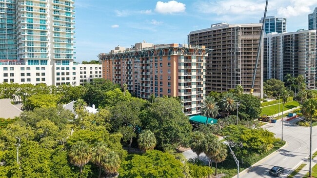 Building Photo - 2951 S Bayshore Dr
