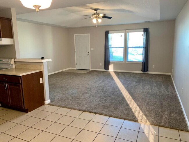 Building Photo - 7009 SW Greenview Dr
