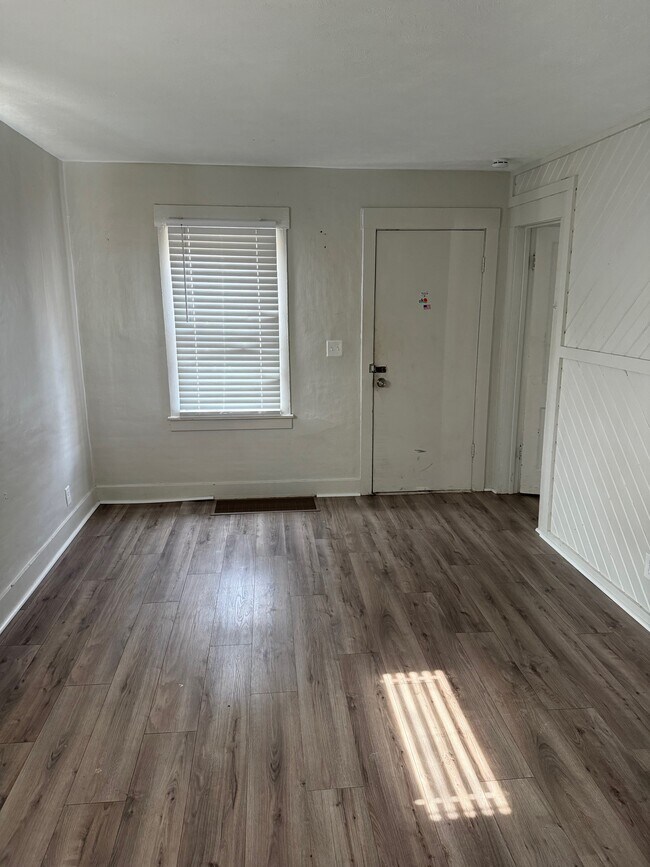 Foto del edificio - 508 N Foster Ave