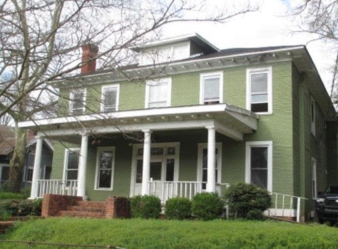 Primary Photo - 215 S Jackson St.