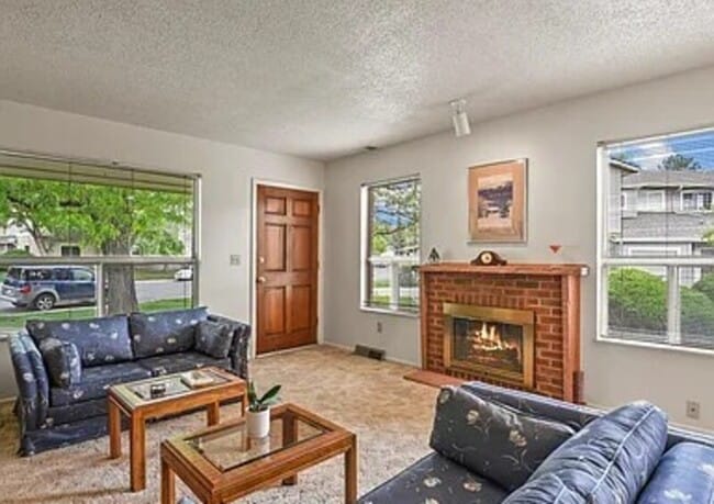 Building Photo - 1708 S Lee St