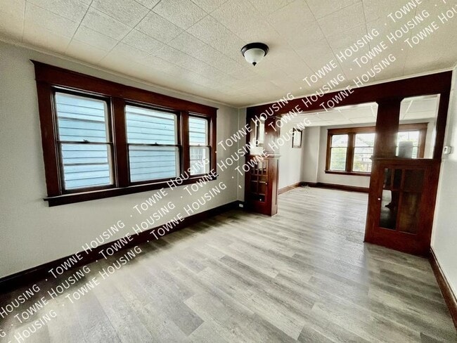 Building Photo - 122 Lincoln Blvd