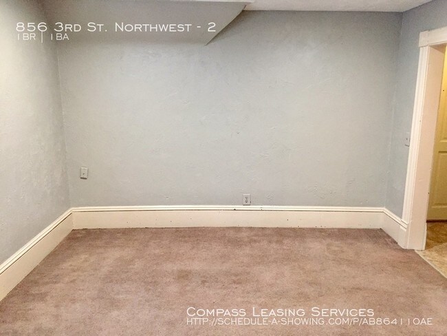 Building Photo - 856 3rd St NW