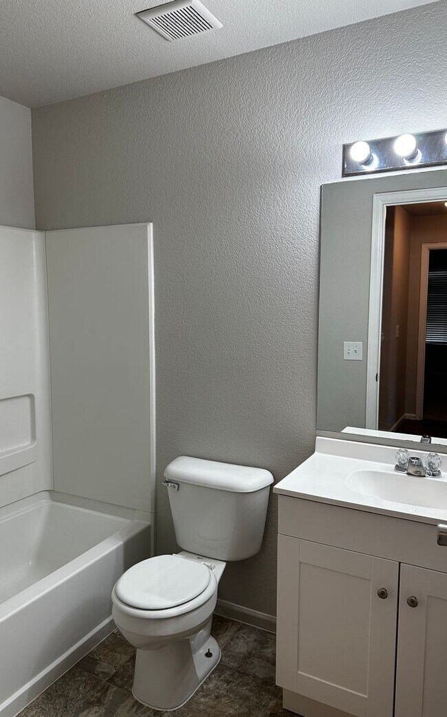 Foto del edificio - 3 br, 2 bath House - 7455 Dobbs Drive