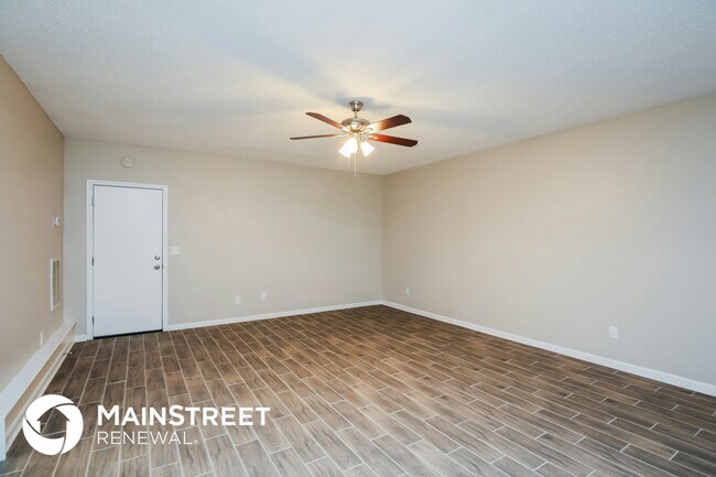 Foto del edificio - 5875 Sunflower Ct