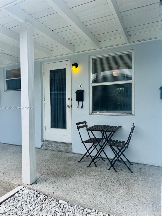 Building Photo - 1004 N 16th Ave