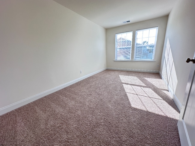 Foto del edificio - 107 Hyacinth Ln