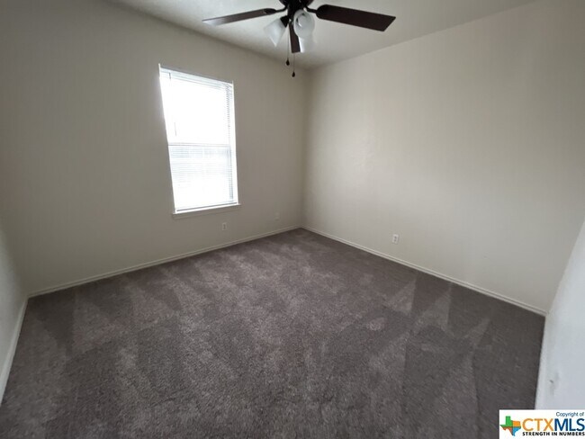 Building Photo - 915 McDaniel Cir