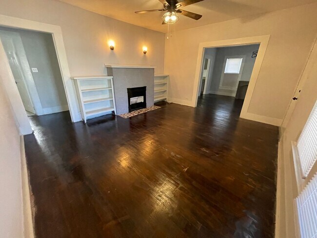 Foto del edificio - CHARMING 3-BEDROOM HOME IN TOBIN HILL