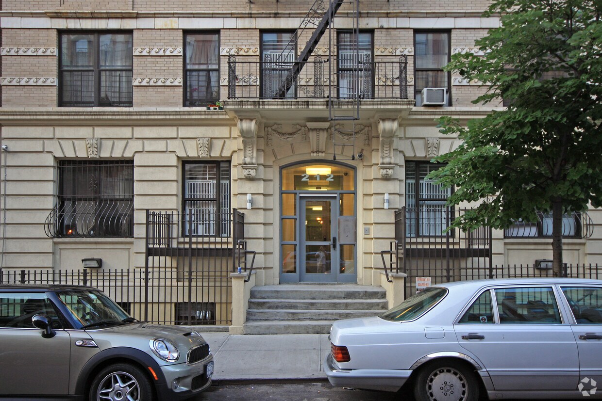 Primary Photo - 212 W 111th St