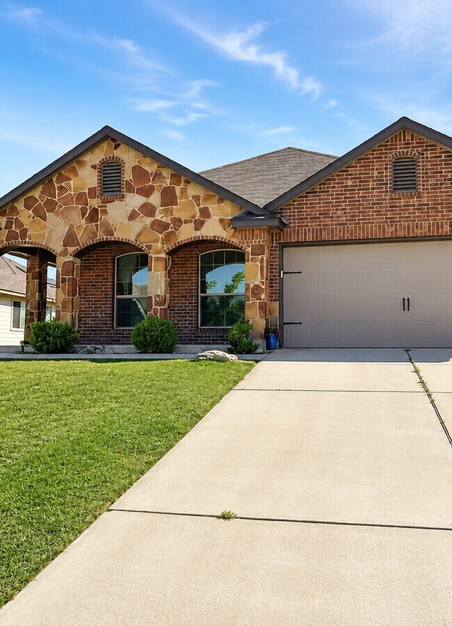 Building Photo - 1617 Lubbock Dr
