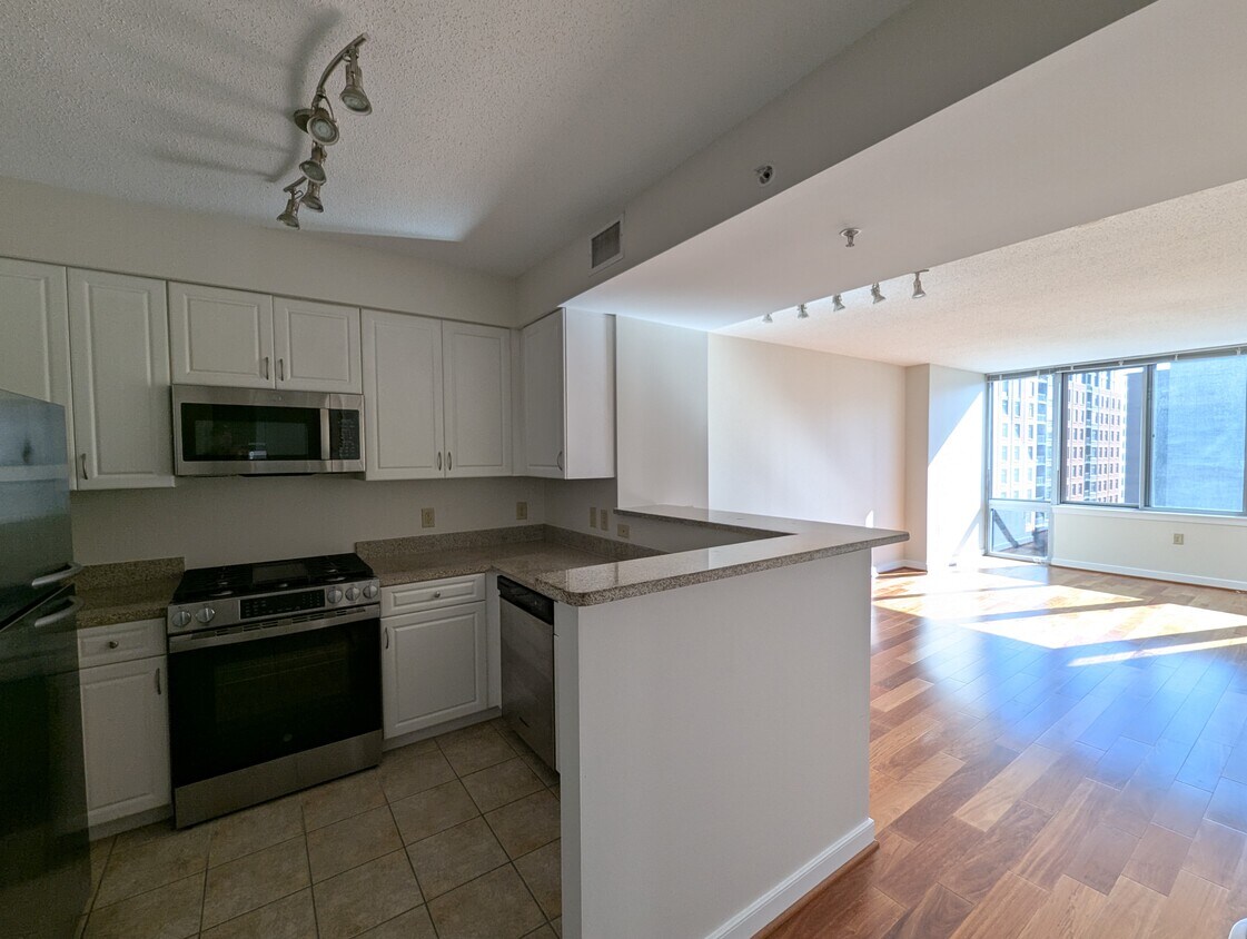 Sala de estar / Cocina - 555 Massachusetts Ave NW