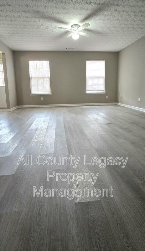 Building Photo - 10107 Clearview Dr NW