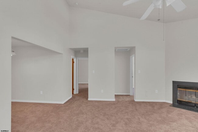 Building Photo - 303 Heather Croft