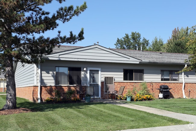 Oakwood Apartments Olmsted Twp Oh Apartments Com