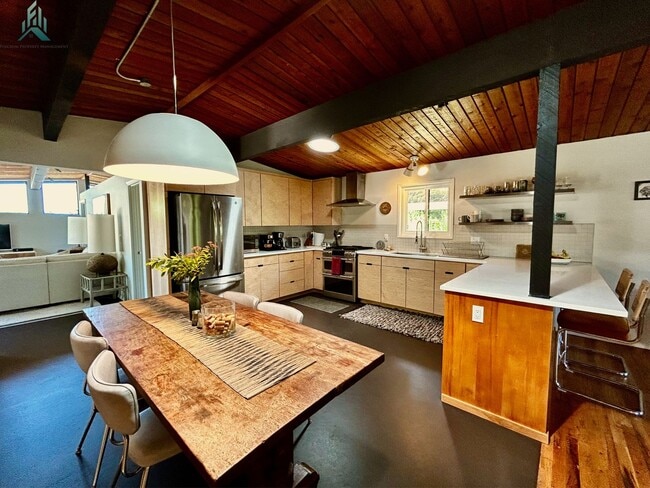 Building Photo - Mid-century Modern Single-family Home for ...