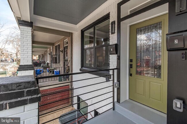 Unit #1 on left - 1213 Holbrook St NE