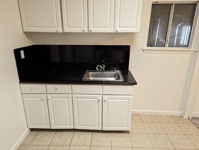 Building Photo - 2982 Mission