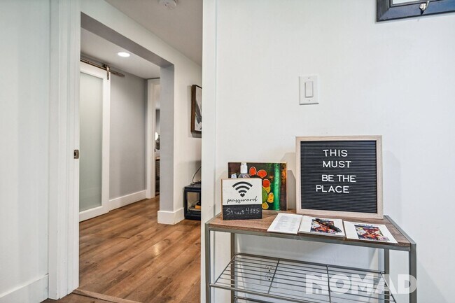 Foto del edificio - Charming 2BR Basement Unit in Regis - Formally BnB