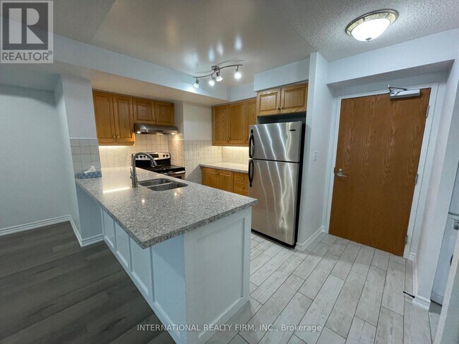 Photo du bâtiment - 7 Lorraine Dr