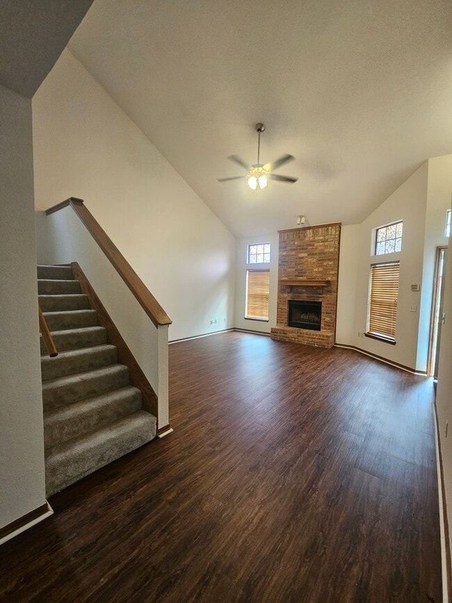 Foto del edificio - (3) Bed/(2) Bath Avail NOW! Eagle Cliff Addition!