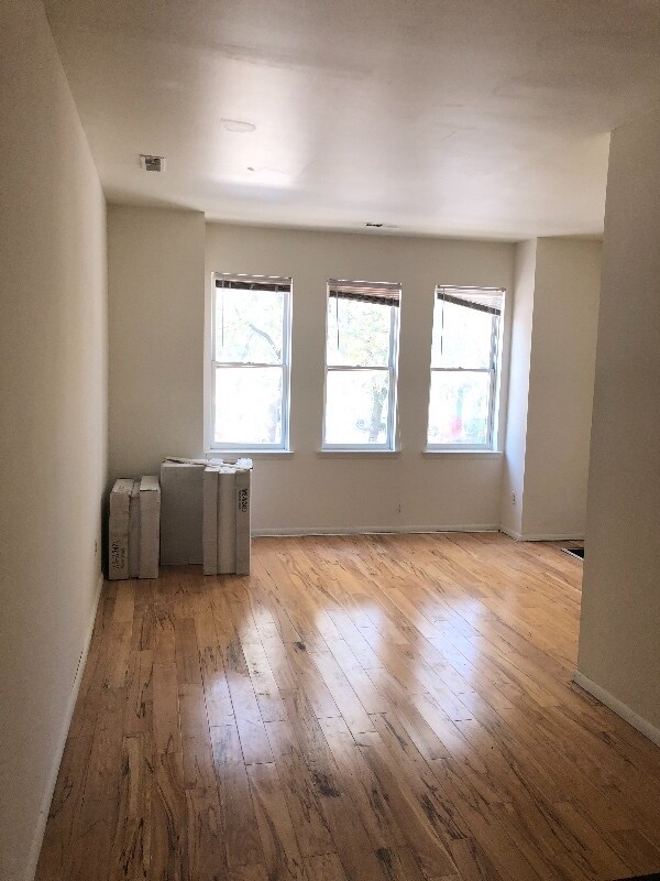 Primary Photo - 511 S 6th St