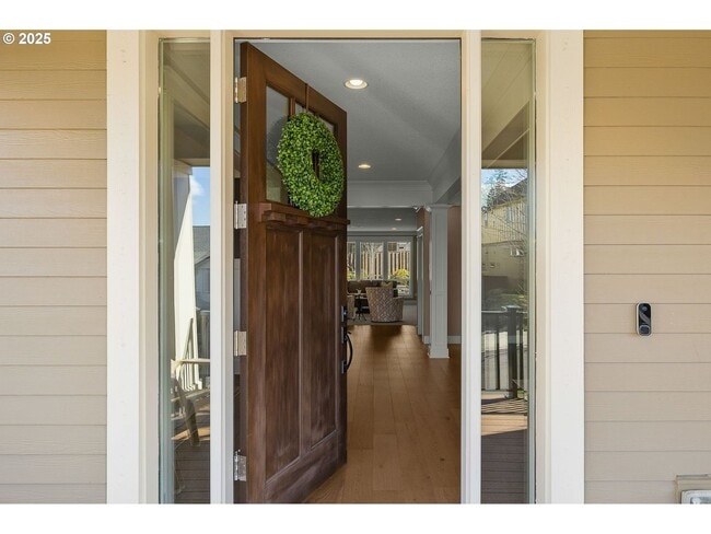 Building Photo - Expansive 5-Bedroom Home with Gourmet Kitc...