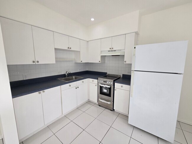 Foto del edificio - 3720 Morton Ave