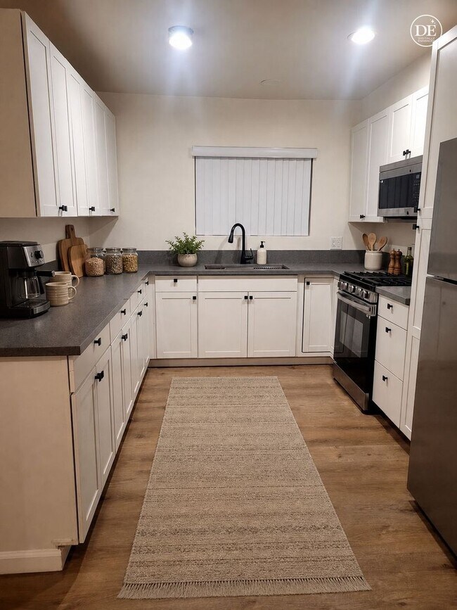 Foto del edificio - 11720 Hamlin St