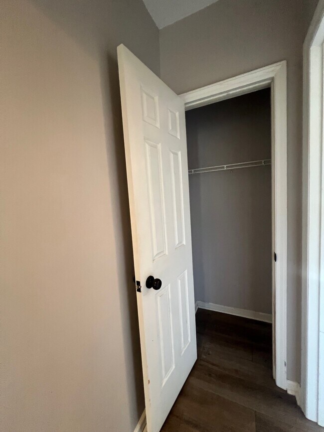 Foto del edificio - 3218 Selwyn Farms Ln