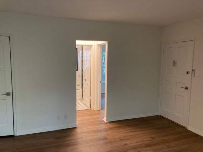 Sala de estar - Pasillo - 3846 Keystone Ave