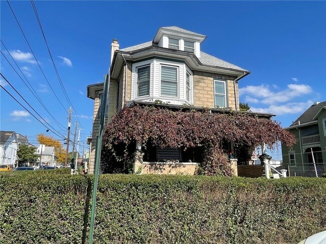 Building Photo - 1563 Washington Ave