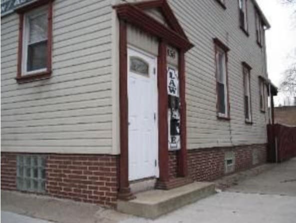 Building Photo - 2856 N Western Ave