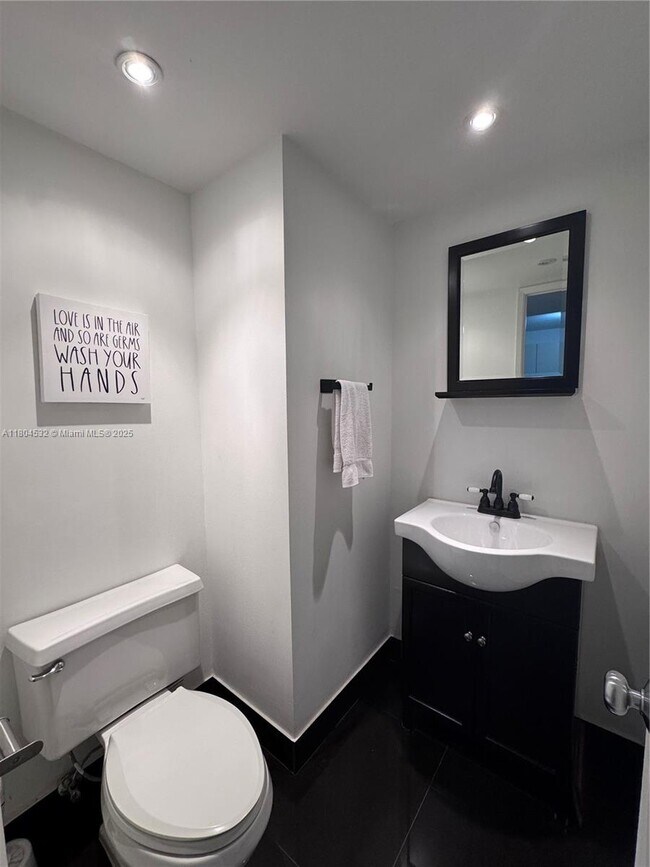 Foto del edificio - 18151 NE 31st Ct