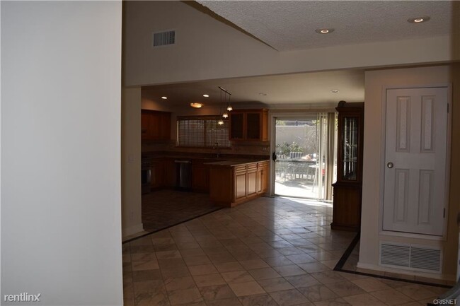Building Photo - 4 br, 2 bath House - 22346 Hartland St