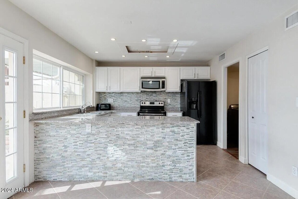 Foto principal - 4875 N Granite Reef Rd