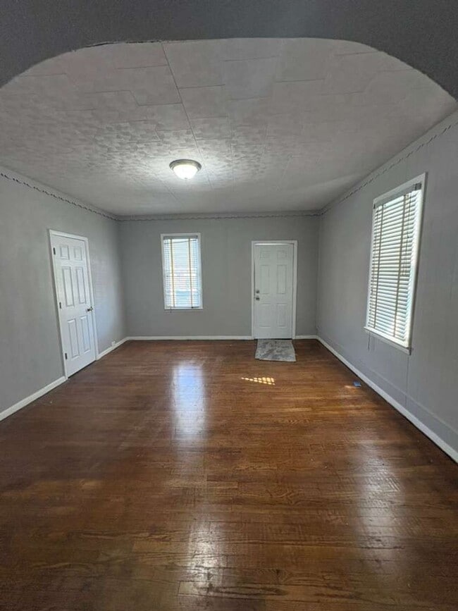 Foto del edificio - 3666 E 57th St