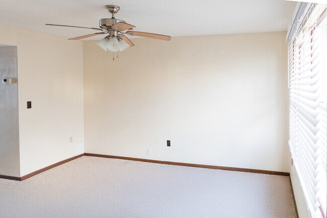 Foto del edificio - 1805 King College Rd